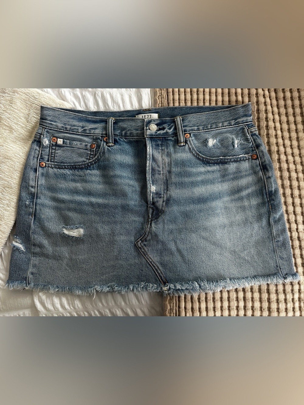 AE77 American Eagle Mini Skirt Women’s Size 12 Denim LIKE NEW 14” top to bottom